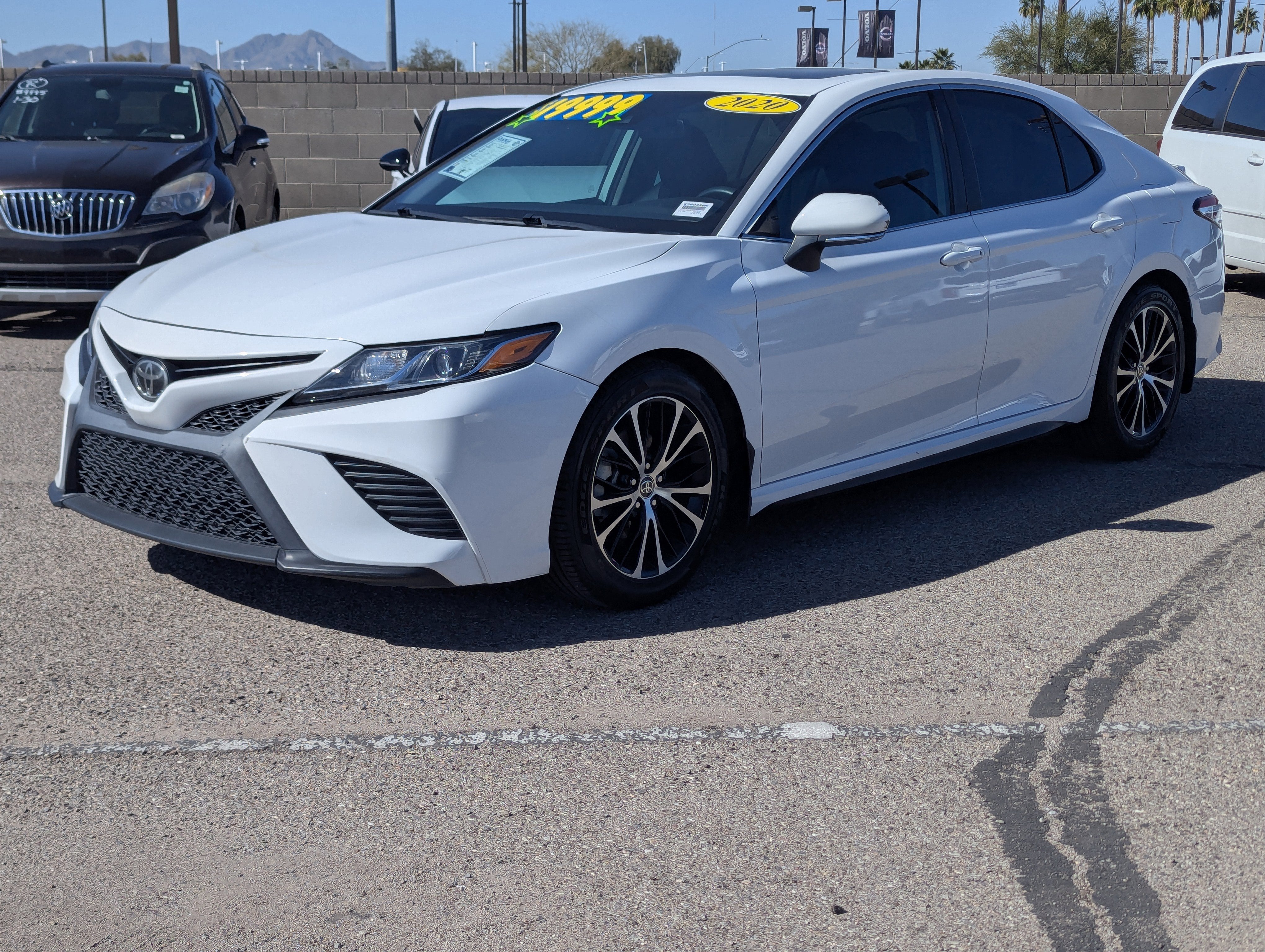 2020 Toyota Camry SE