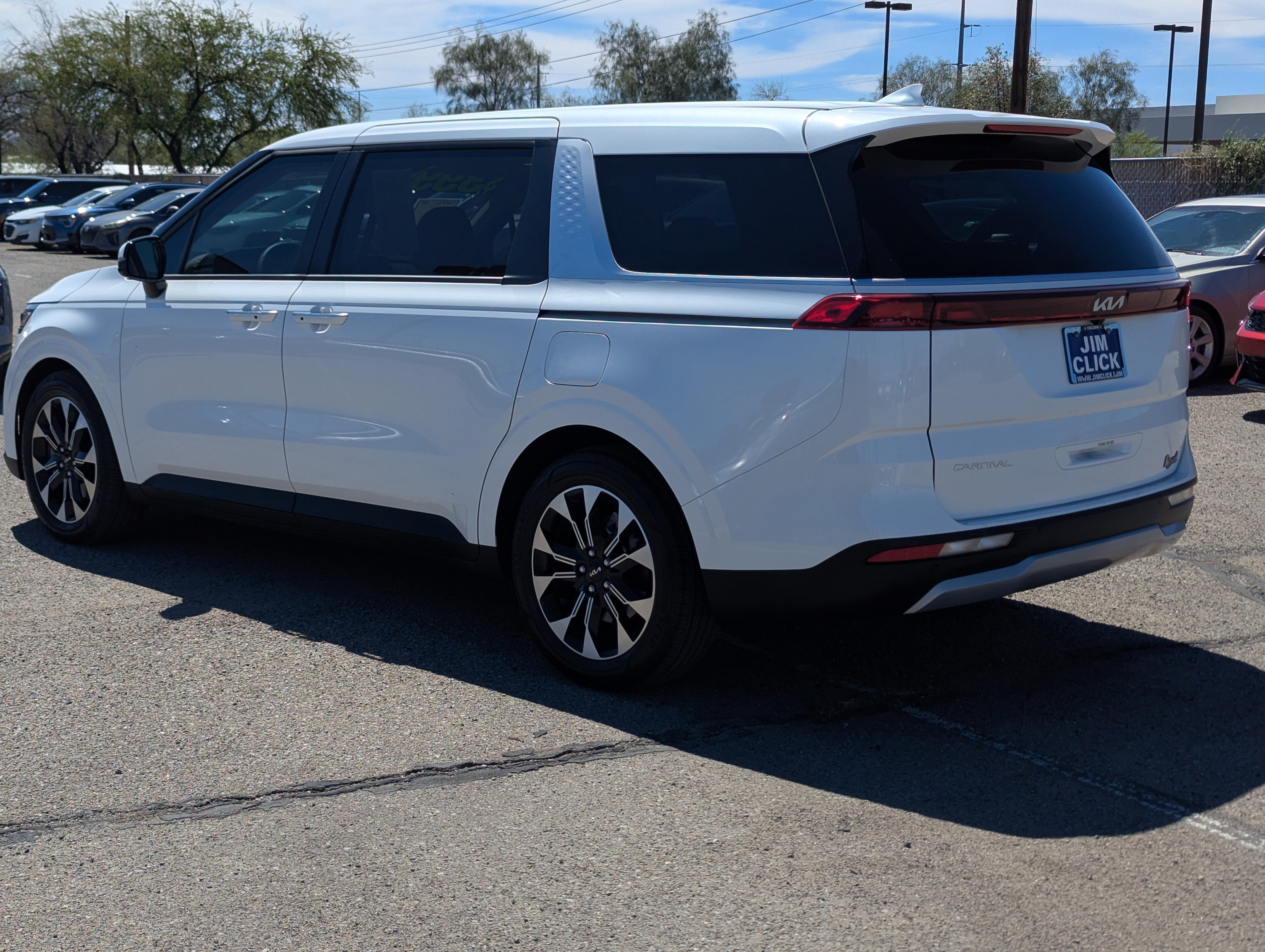 2024 Kia Carnival EX