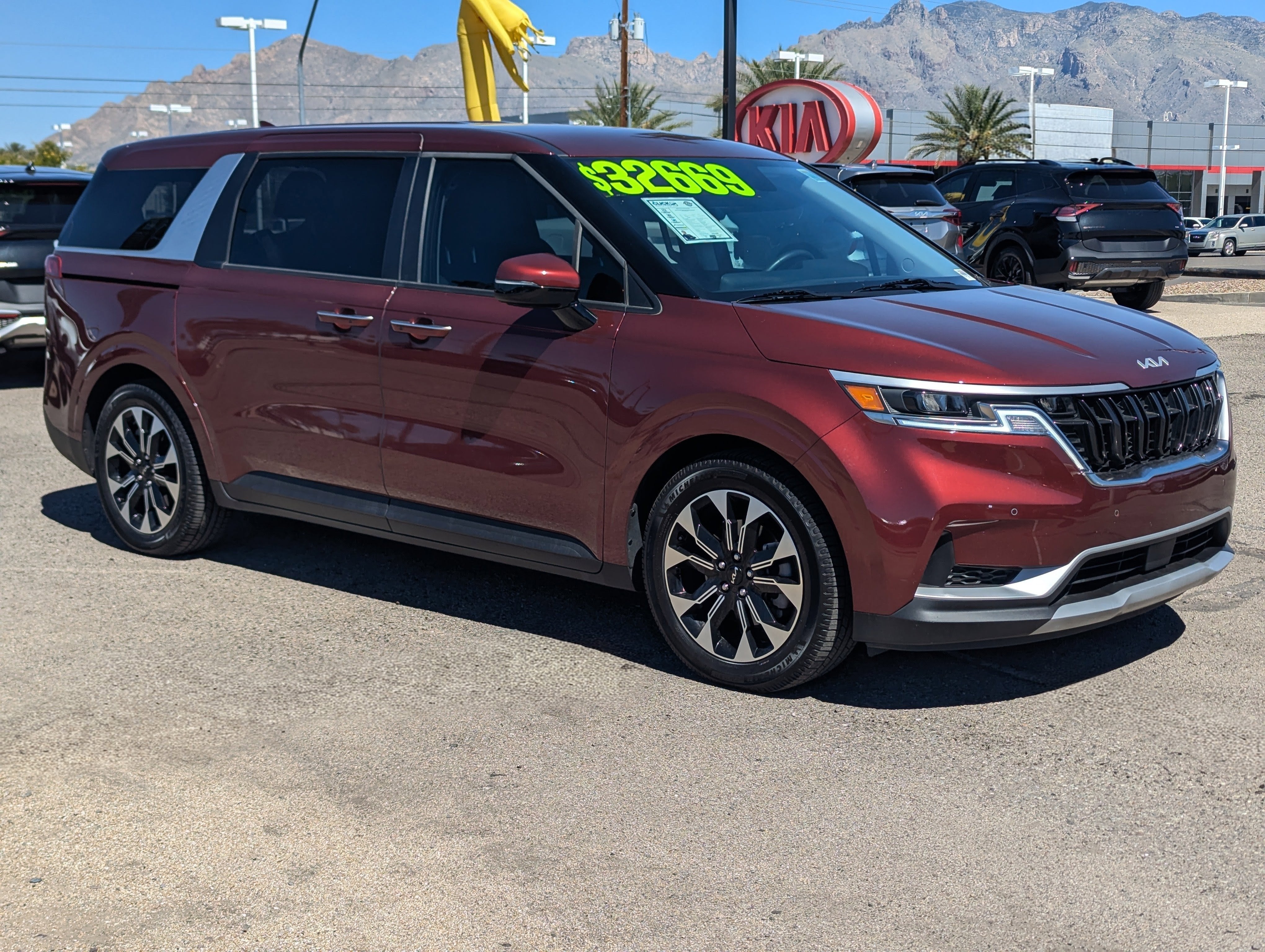 2024 Kia Carnival EX