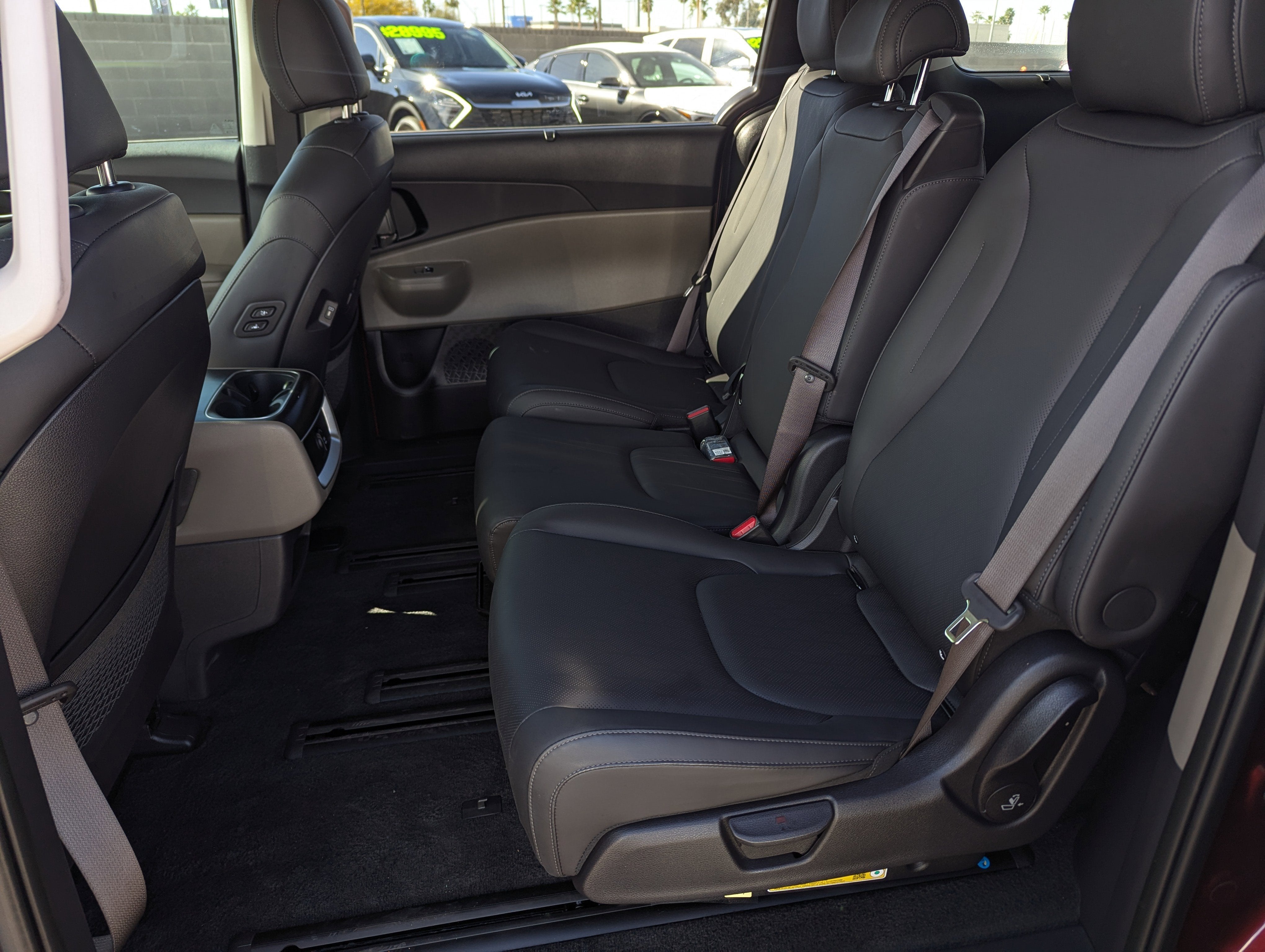 2025 Kia Carnival Hybrid EX